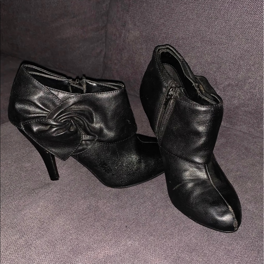 Black heeled booties